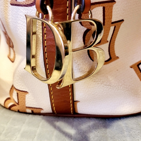 LiKE New ☆ Dooney & Bourke Large Shoulder Bag - Picture 6 of 11
